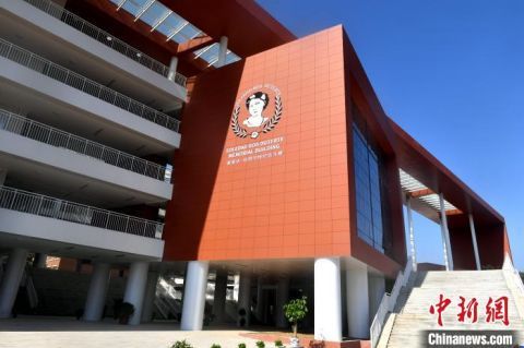 福建師范大學索萊達學院首批菲律賓籍碩士研究生畢業，深化中菲教育合作